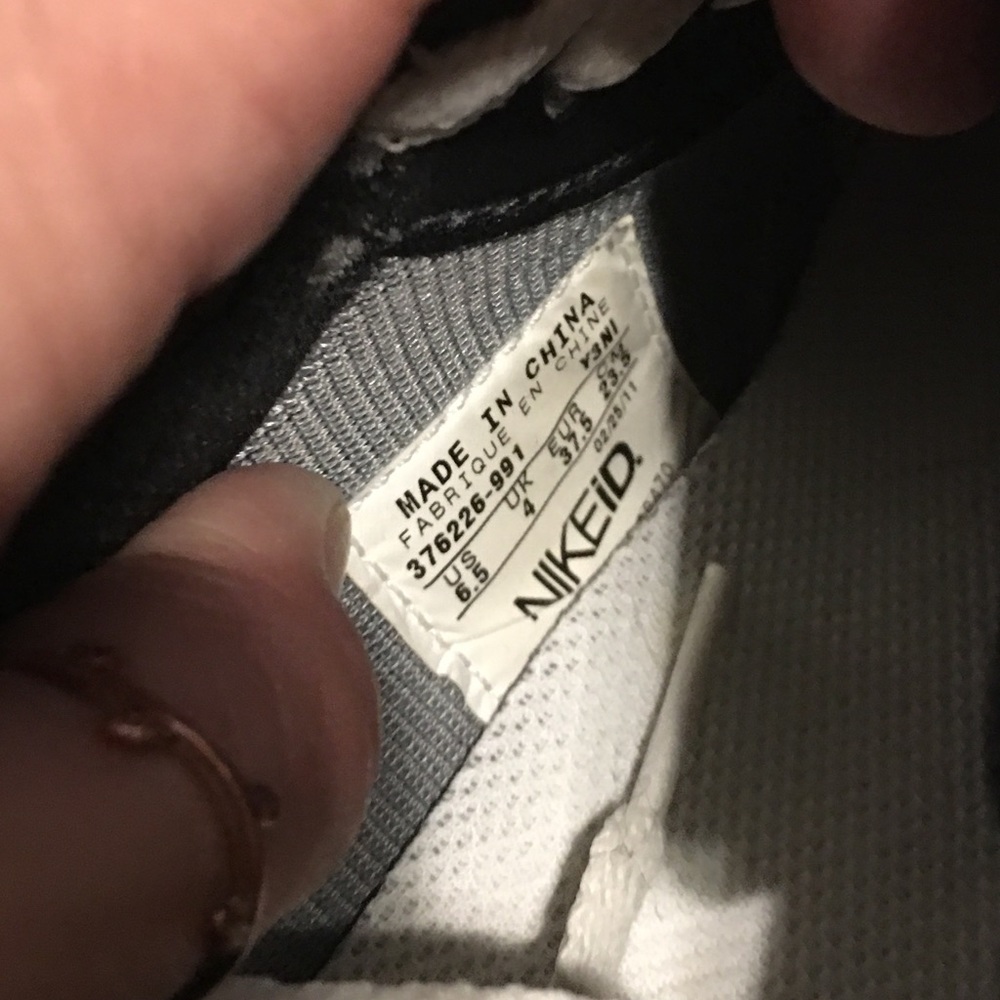 Nike I.D. Tennis shoes - Picture 4 of 4